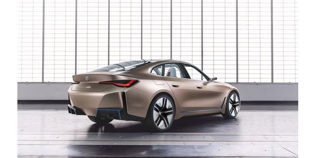 BMW i4